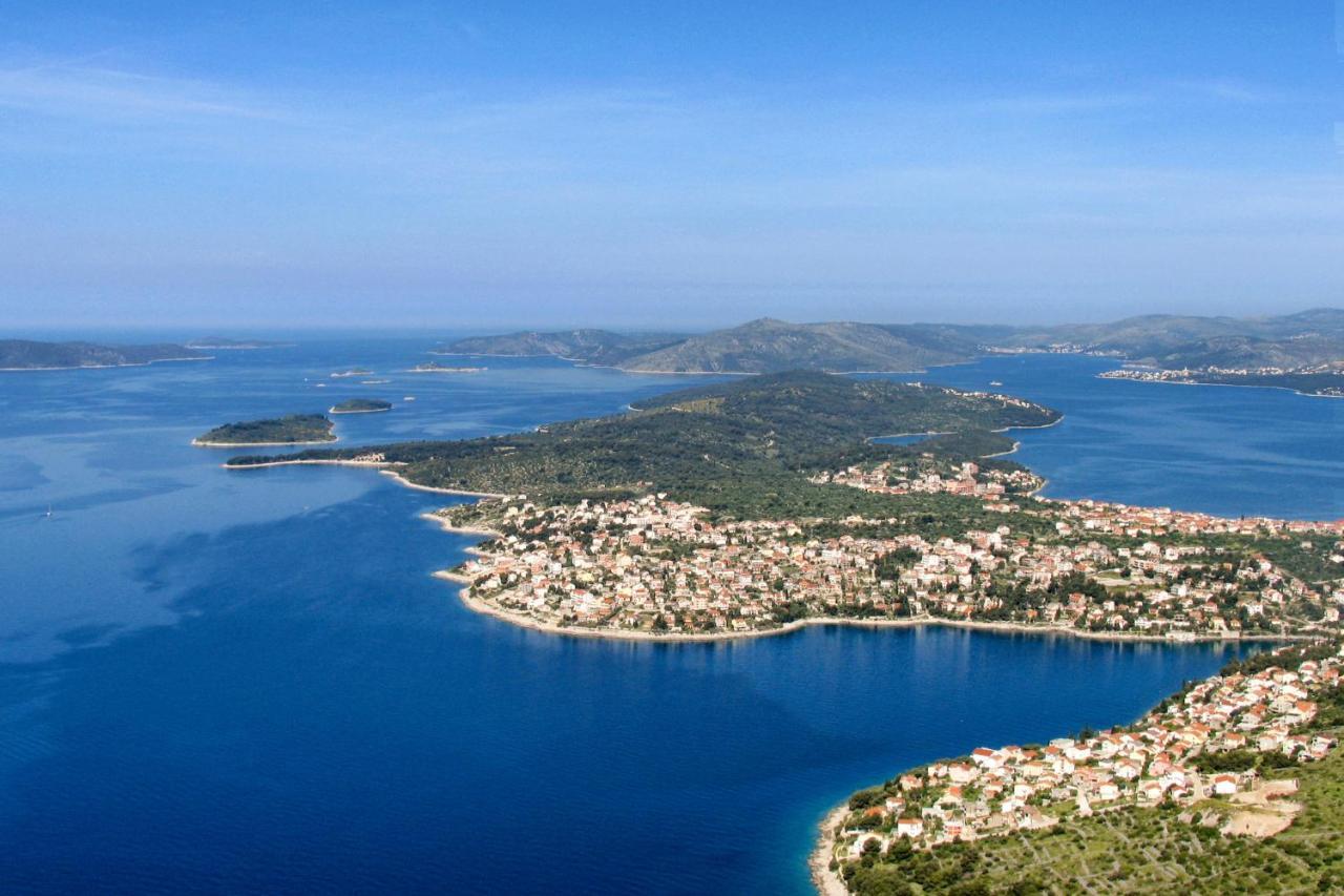 Apartments By The Sea Businci, Ciovo - 9450 Trogir Exteriör bild