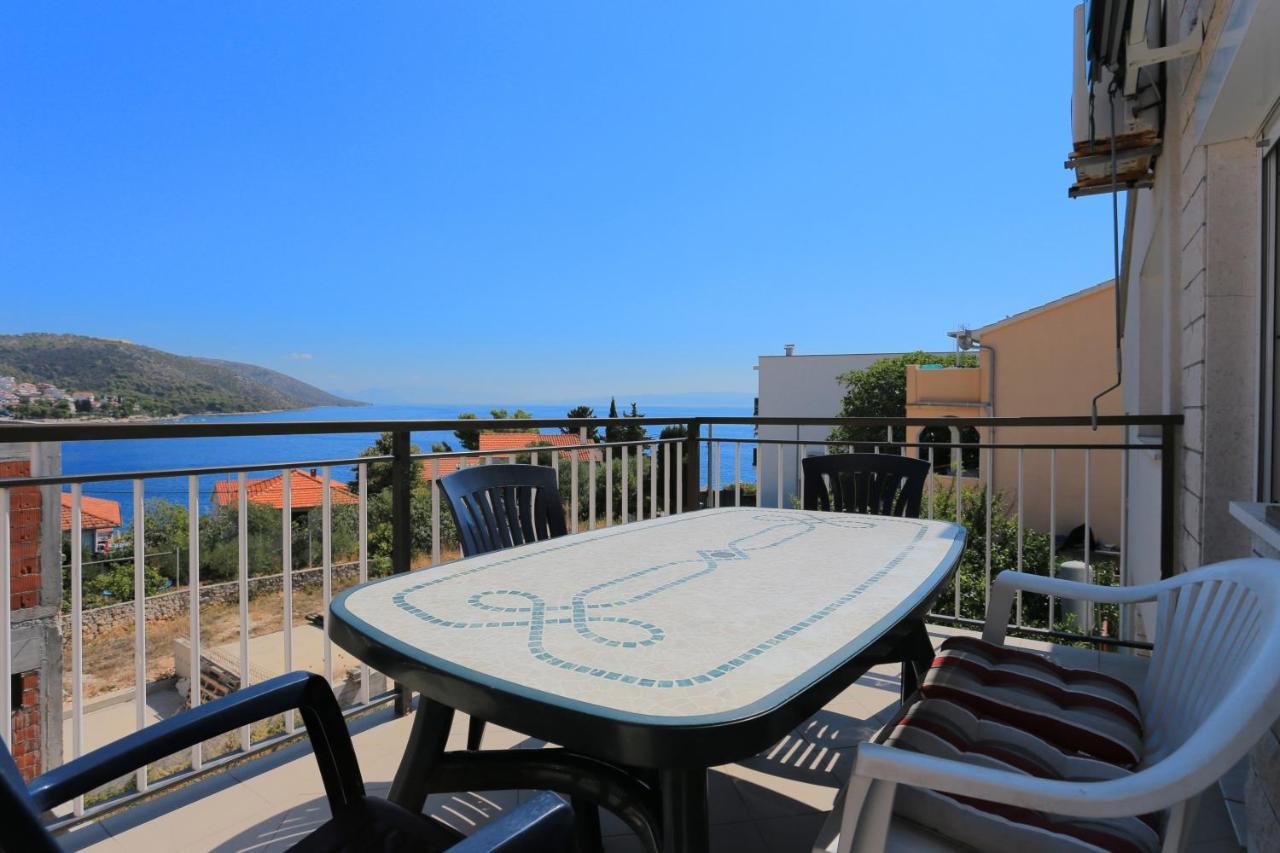 Apartments By The Sea Businci, Ciovo - 9450 Trogir Exteriör bild