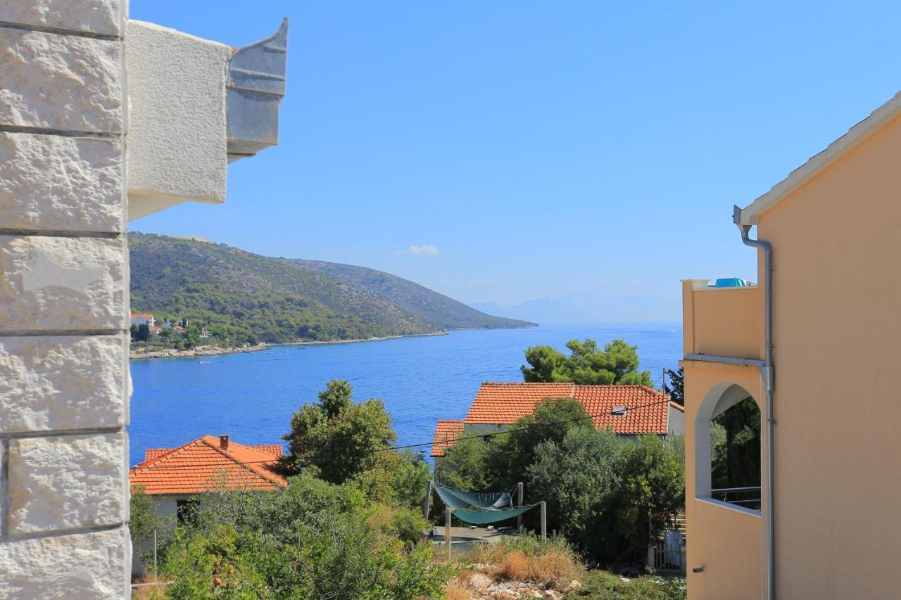 Apartments By The Sea Businci, Ciovo - 9450 Trogir Exteriör bild