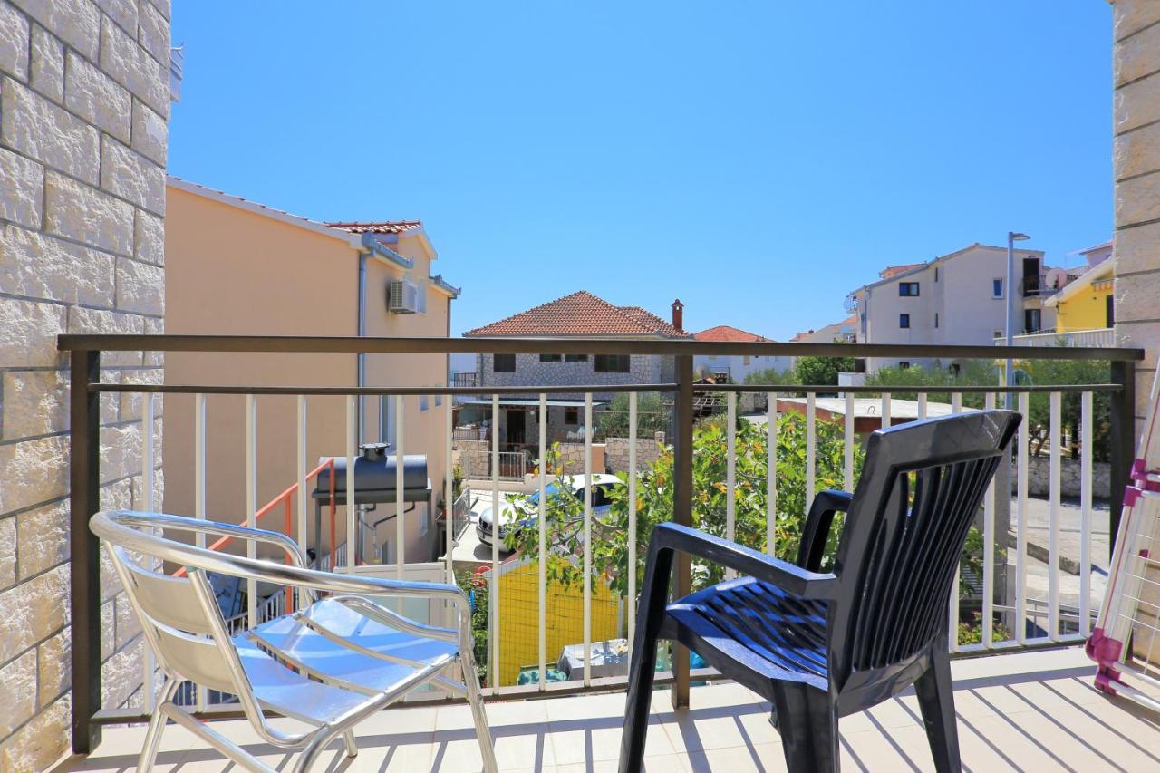 Apartments By The Sea Businci, Ciovo - 9450 Trogir Exteriör bild