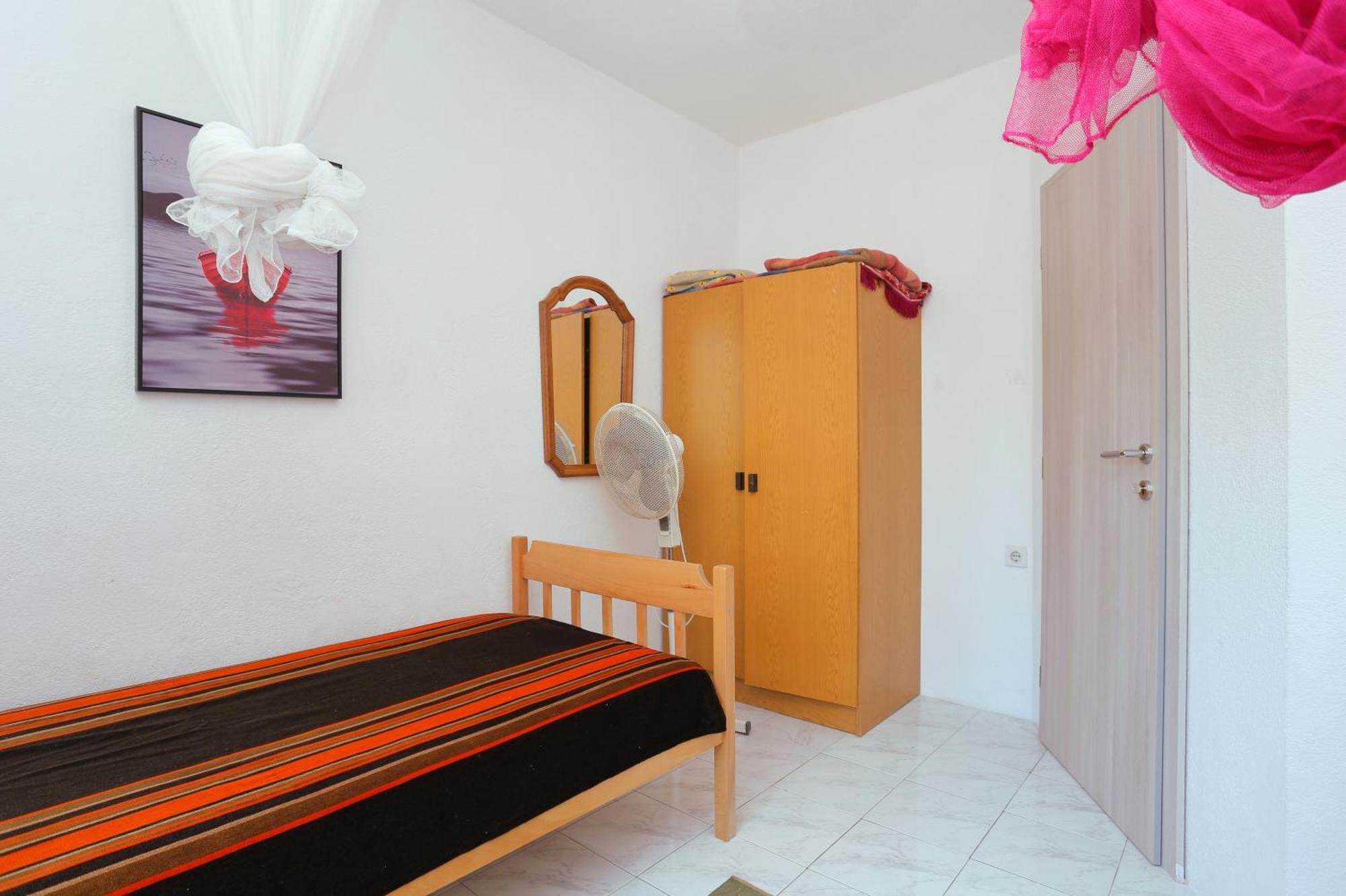 Apartments By The Sea Businci, Ciovo - 9450 Trogir Rum bild